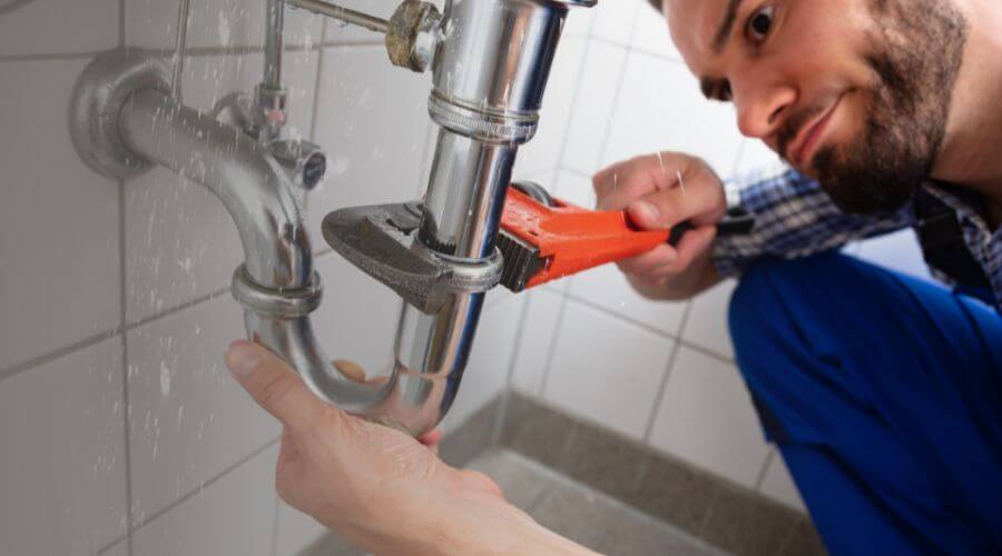 Expert burst pipe repair services in Gray, IA